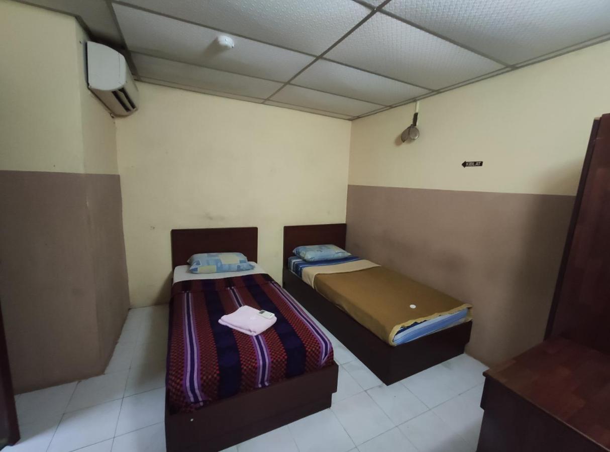 Dani Hotel SDN BHD Kota Bharu Esterno foto