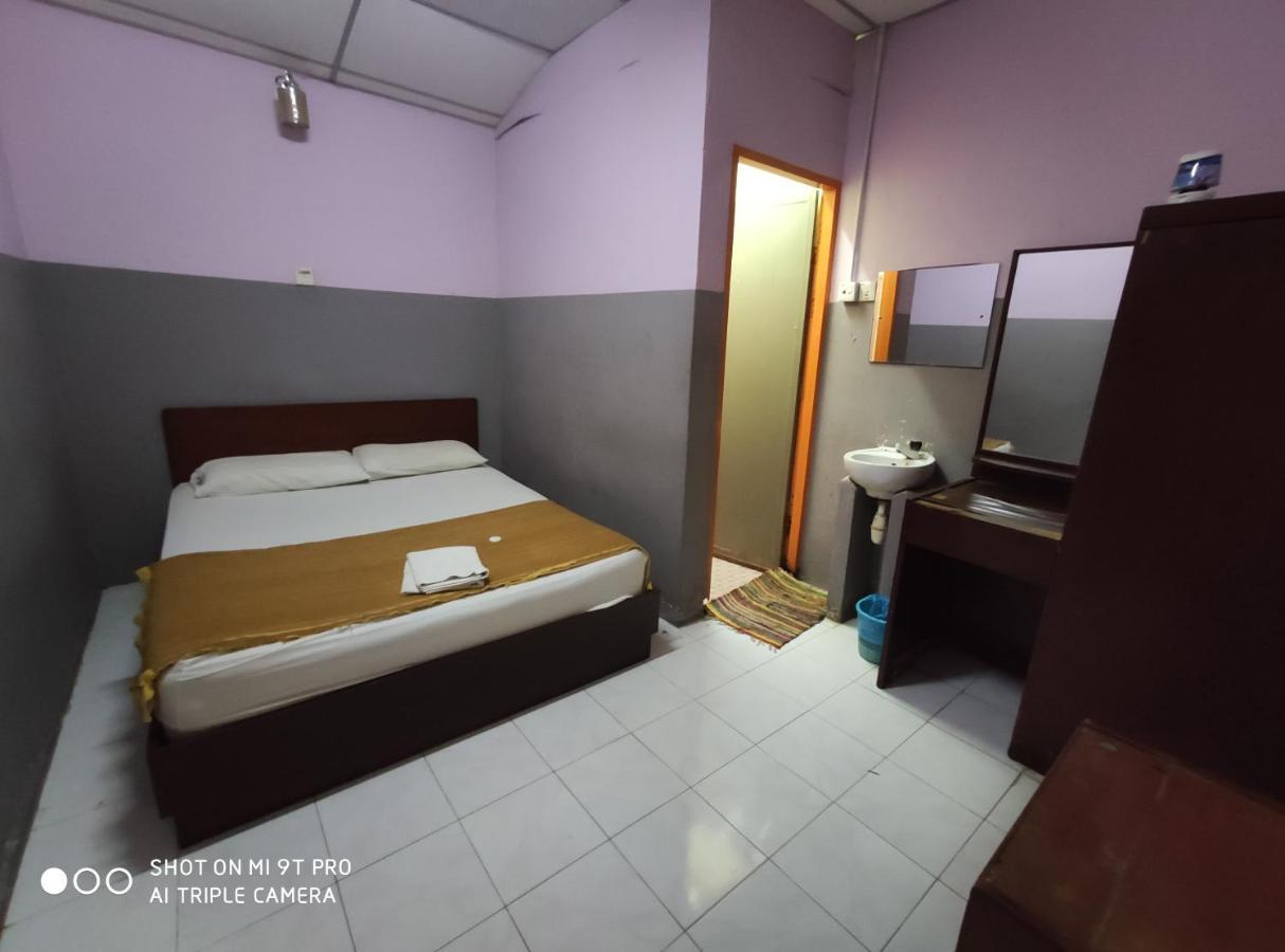 Dani Hotel SDN BHD Kota Bharu Esterno foto